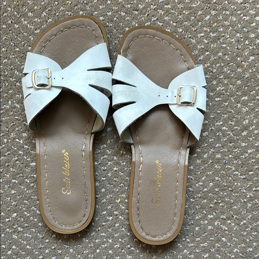 White Saltwater Sandal slides big kid 4/ women’s 6